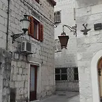 Apartman Irisha *